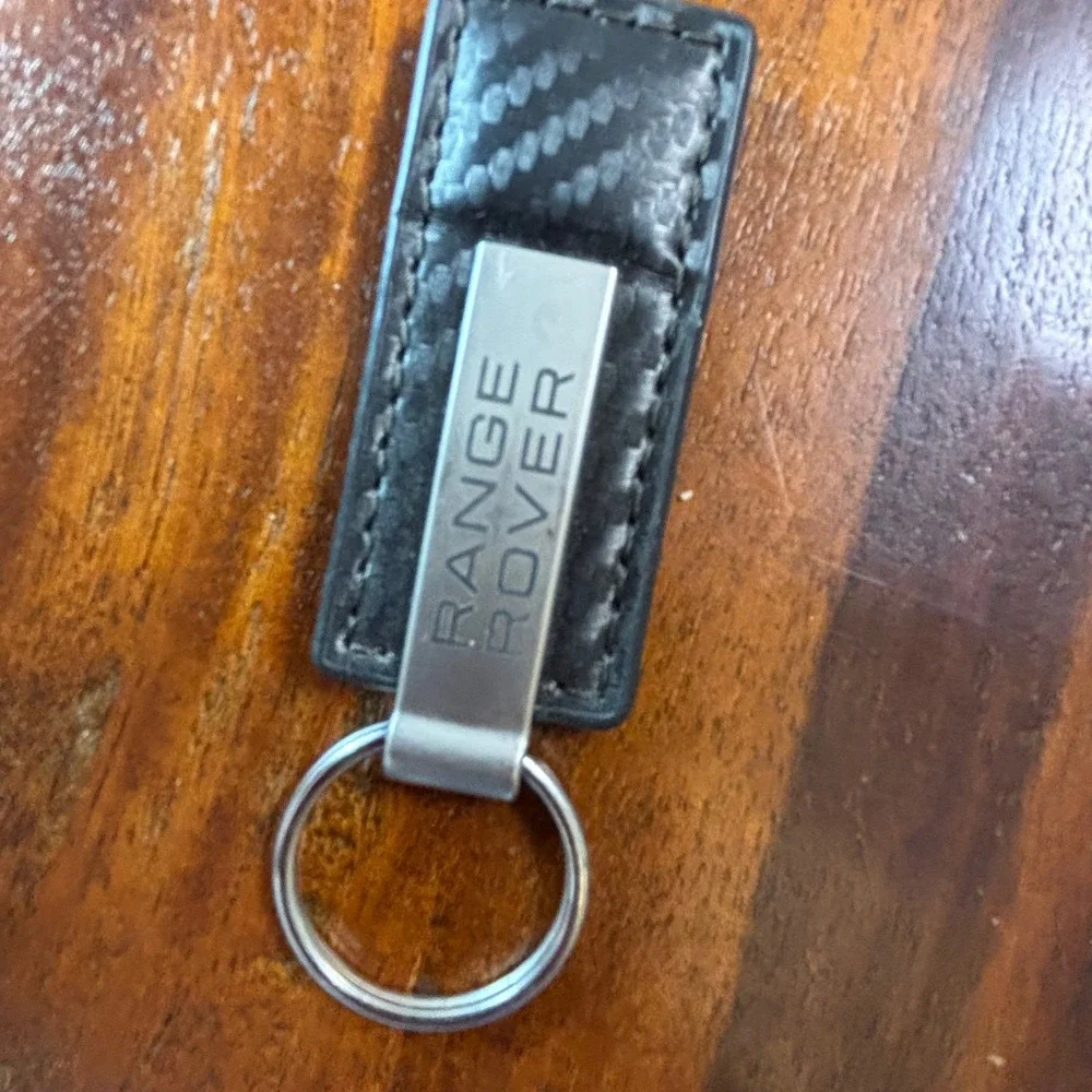 Range Rover Black Carbon Fiber Leather Keychain Brushed Metal Logo Key Fob